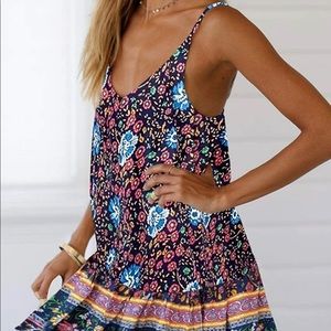 🟢 2/$20 Spaghetti strap paisley floral dress